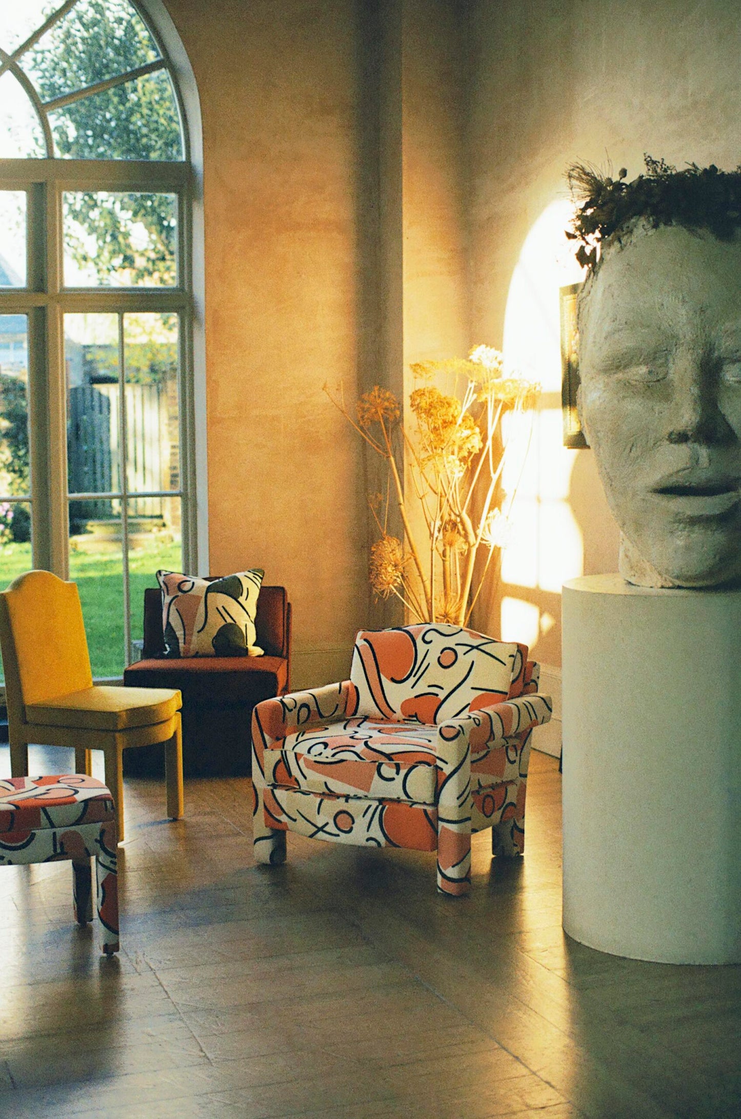 Elio Armchair in Orpha Tangerine